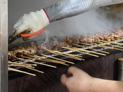 -巴汗羊肉串烧烤店