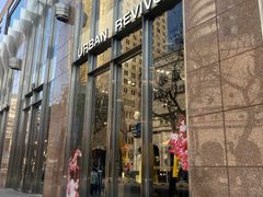 -URBAN REVIVO(上海淮海路大上海时代广场店)