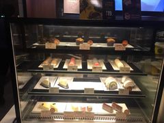 面包甜点陈列柜-麦当劳(宝山大厦店)