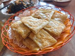 芝麻飞饼-鲤鱼塘农家山庄