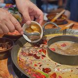 深圳火锅店的这碗冰汤圆牢牢抓住我的心[爱心]！