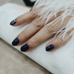 -进巍美甲美睫店