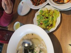 -严记小天府酸菜鱼(西四路店)