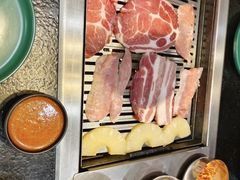 -臻牛烤肉