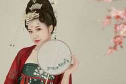 -盘子女人坊古装写真摄影(厦门总店)