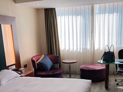 -上海浦东假日酒店