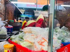 -Bánh Mì Huynh Hoa