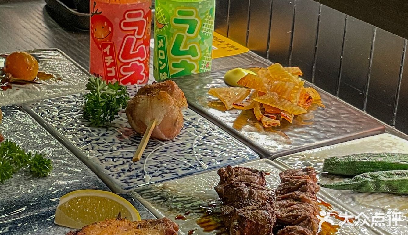 南京街头暗黑系日料店🖤 氛围感拿捏了