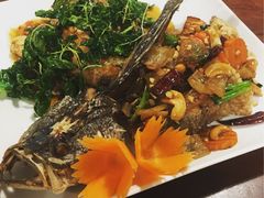 -Dang restaurant (patong phuket)