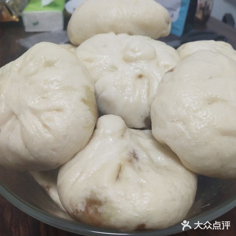 模仿请回答1988的场景做了一盆的包子