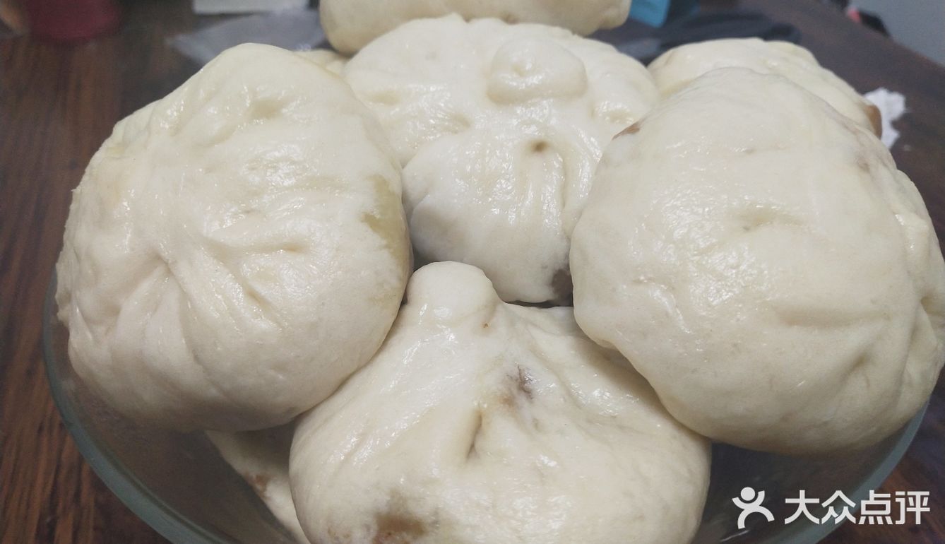 模仿请回答1988的场景做了一盆的包子