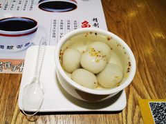 冰糖桂花汤圆-糖糖屋•糖水•雪花冰店(时尚天河店)