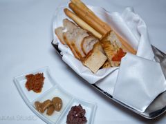 -卡佩罗意大利餐厅及酒吧Al Cappello Trattoria