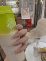 -花岐款式专研健康美甲沙龙