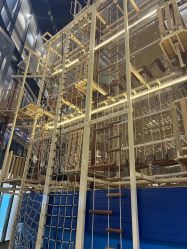 -PIPIKINGDOM皮皮王国欢乐号(欢乐海岸购物中心店)