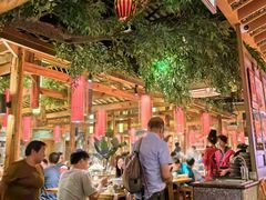 -野山舂·贵州现舂酸汤火锅(鸿通城店)