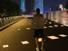 -南京眼步行桥