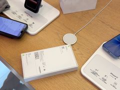 -Apple零售店(华贸购物中心店)