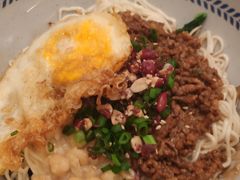 -呼啦面馆·头牌豌杂面(建新东路店)