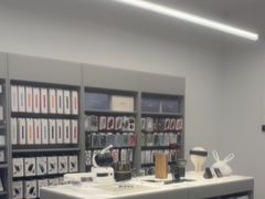 -Apple授权专营店(五彩城店)