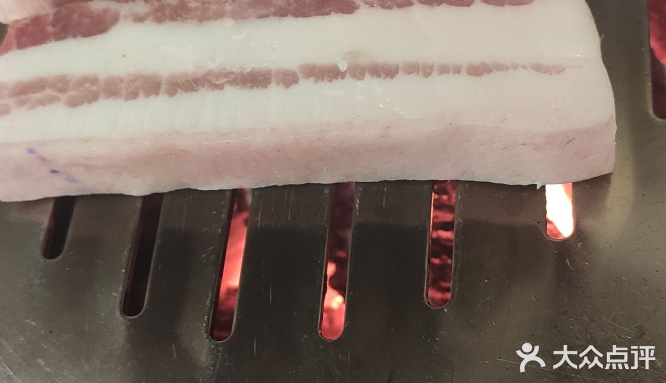 下大雪，等位来吃，吃的很好，但当时觉得价格很贵