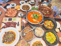 -老滇山寨•云南特色菜•地方菜•民族风情歌舞表演(金碧店)