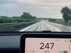 -TESLA 特斯拉(郑州正弘城体验店)