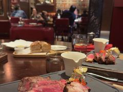 -恰餐厅及酒吧 CHAR Bar & Grill (北京丽都皇冠假日店)