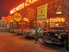 -席娜卡琳火车铁道夜市