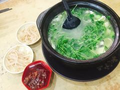-丽虹云南过桥米线(兴工街店)