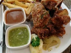 -Chom Cafe and Restaurant