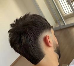 -东方先生国潮男士理发馆