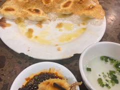 -周家大连水饺(美专校街店)