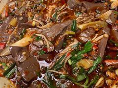 臊子鸭血-百年粉蒸牛肉