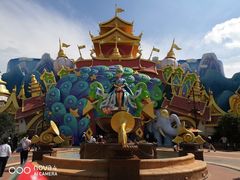 -七彩云南欢乐世界