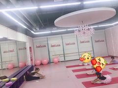 -Isee灰姑娘国际儿童艺术中心(证大·大拇指广场店)