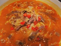 酸汤米线肥牛-大鸭梨烤鸭(枣园店)