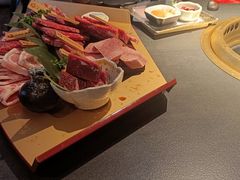 -铭牛烧肉·和牛海鲜自助(高新月牙湖店)