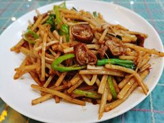 酸笋炒肥肠-红鼻子桂林米粉(金唐新光界店)