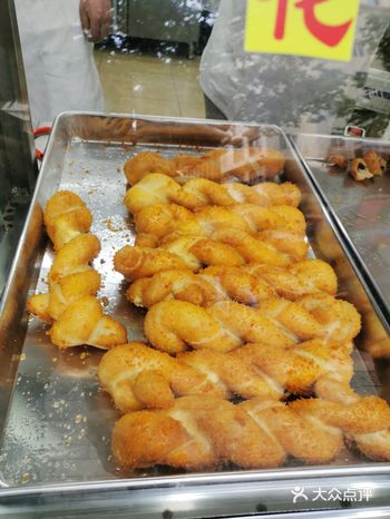 应该是这个地址，五块钱一根，买两根送一根也就是十块钱