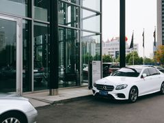 -杭州中升之星奔驰4S店(滨江店)