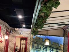 大堂-东口码头·烧鸽子·鱼头泡饼·地方菜(金鹰悦城店)