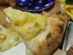 狂野拼榴莲披萨-盘炉forenza·云贵川融合小食堂 ( 钟楼中柳巷店)
