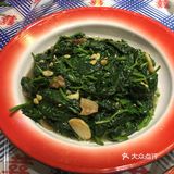真的很会烧，略蜜汁又不蜜汁的，肥瘦相间，焦脆可口