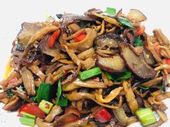 烟笋炒腊肉-新新湘菜馆(新中街二条店)