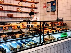 面包甜点陈列柜-81BAKERY(大学路店)