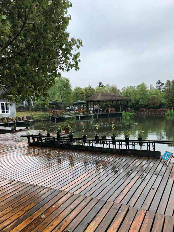 芭提雅农庄-"还不错,住的这套别墅,就是房间香樟木的味.