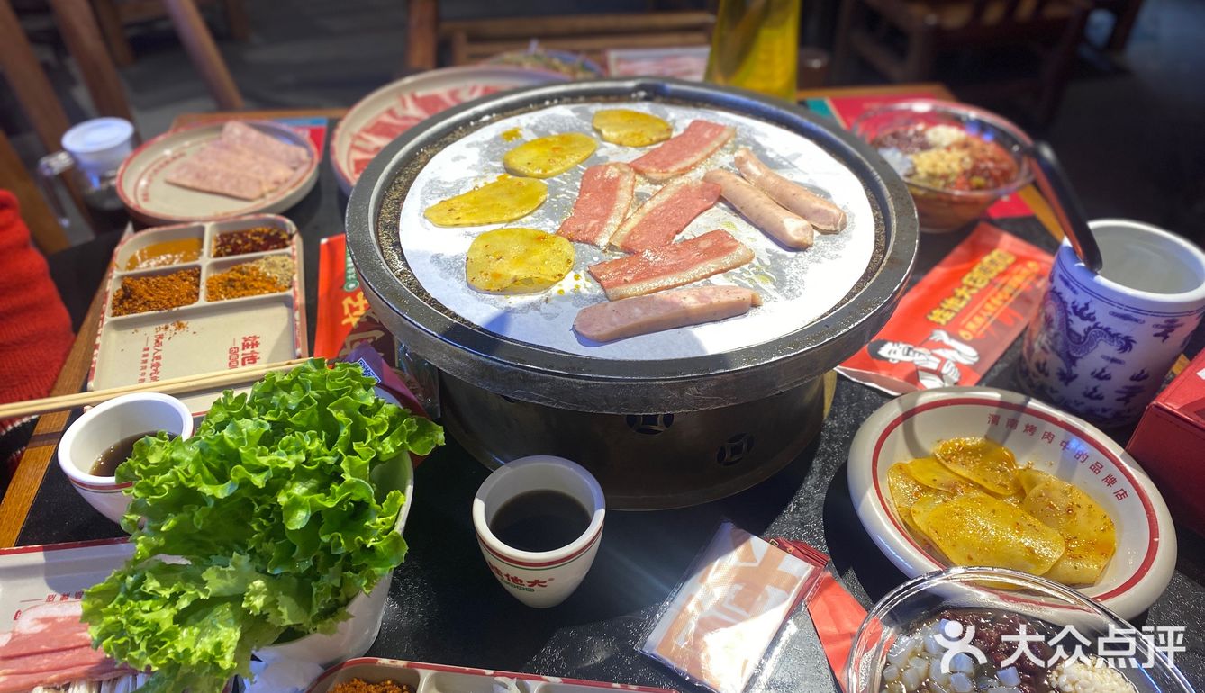 2月14日大家的情人节，我俩的一周年纪念日