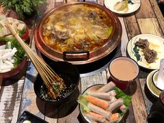 -虾弄弄海派小龙虾·牛羊蝎子火锅