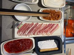 -海底捞火锅(新松江路生日主题店)